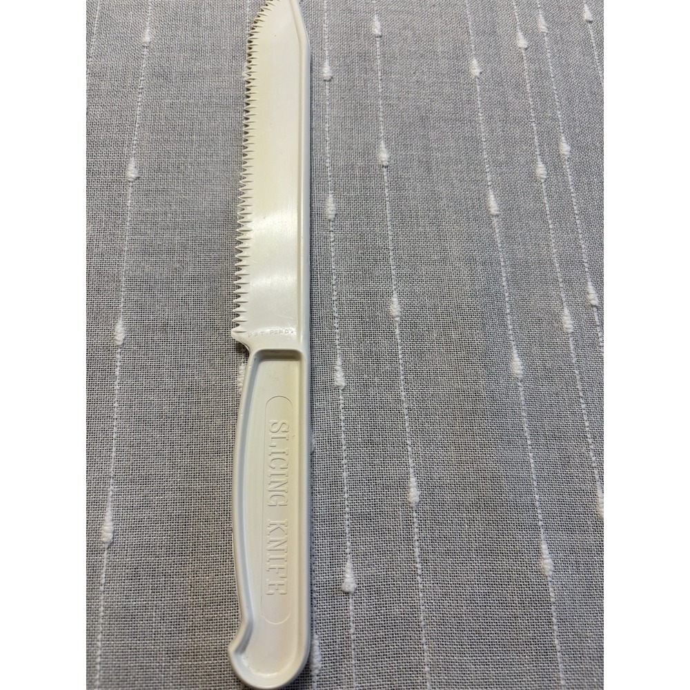 Vintage Bonny USA Made White Plastic Slicing Lettuce Produce Serrated Knife